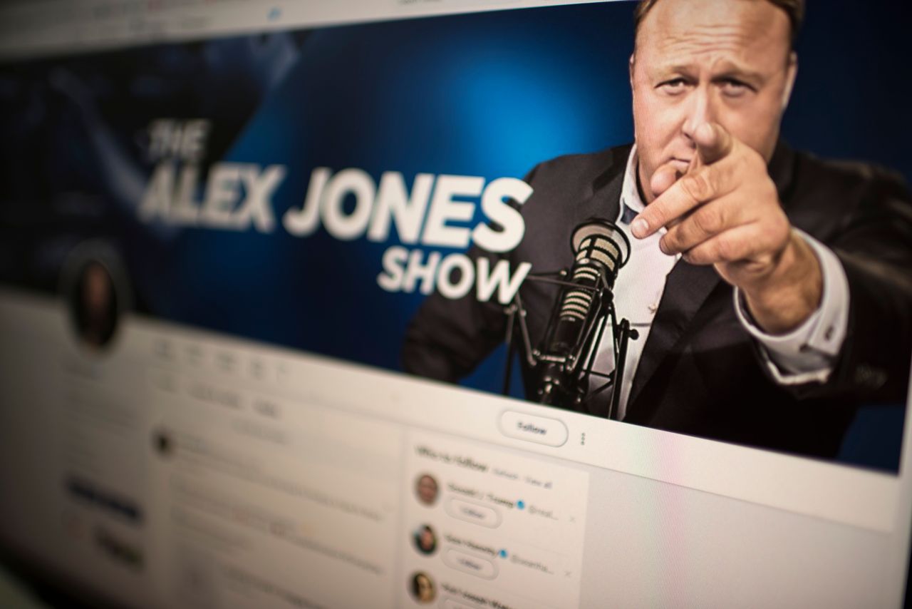 Alex Jones Twitter.