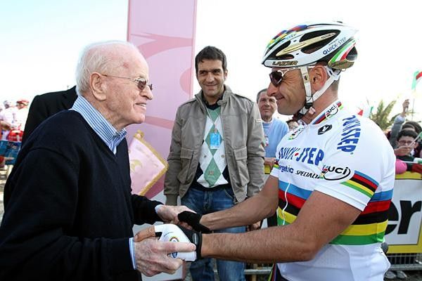 Meet-n-Greet at the start for Paolo Bettini (Quick Step).