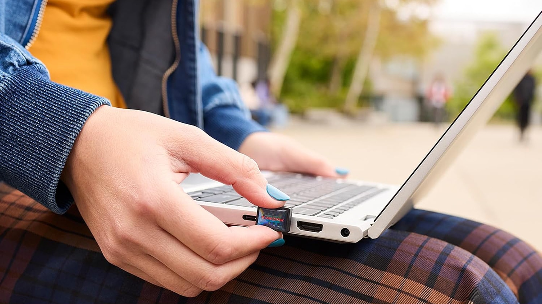 Official photograph of the Sandisk Extreme Fit USB-C Flash Drive