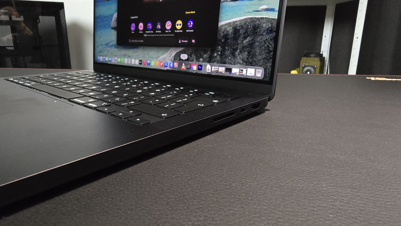 Apple MacBook Pro 14-inch (M5, 2025) in recording studio