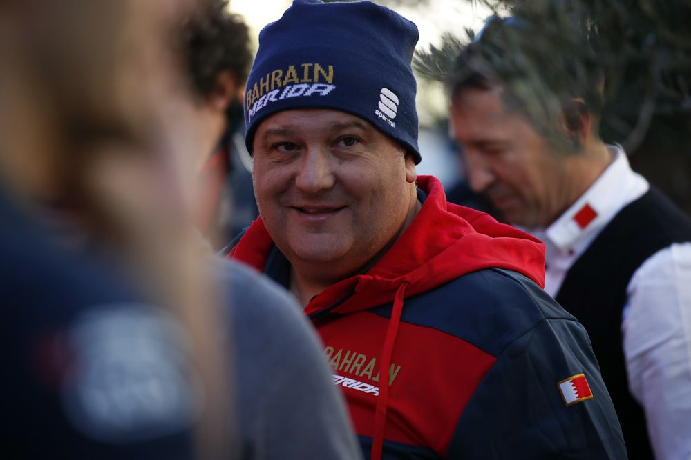 Paolo Slongo gets things organised at Bahrain-Merida team camp