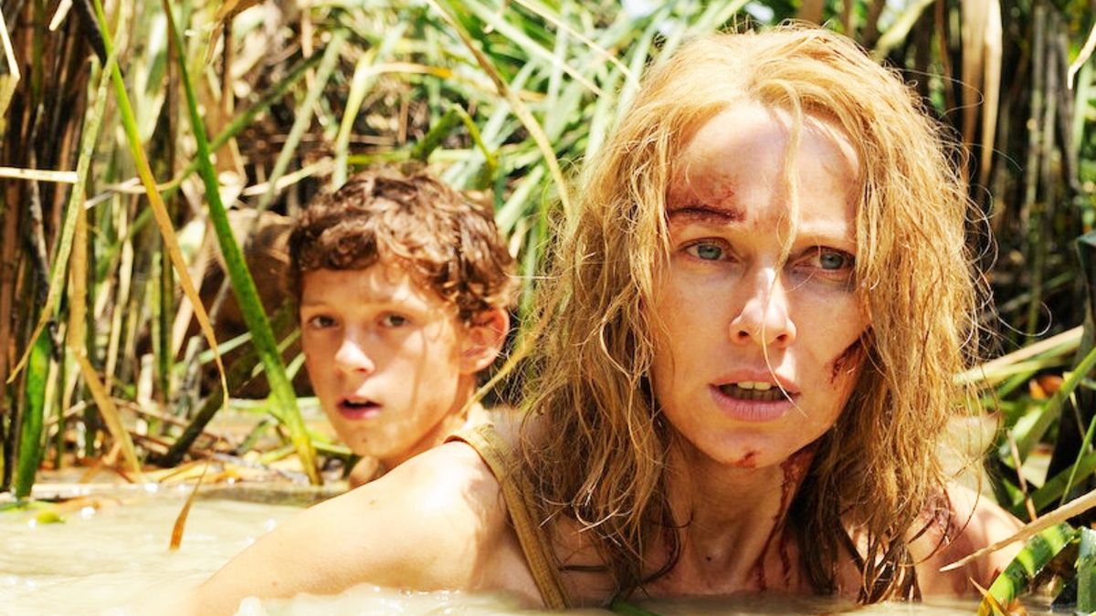 Tom Holland and Naomi Watts in The Impossible