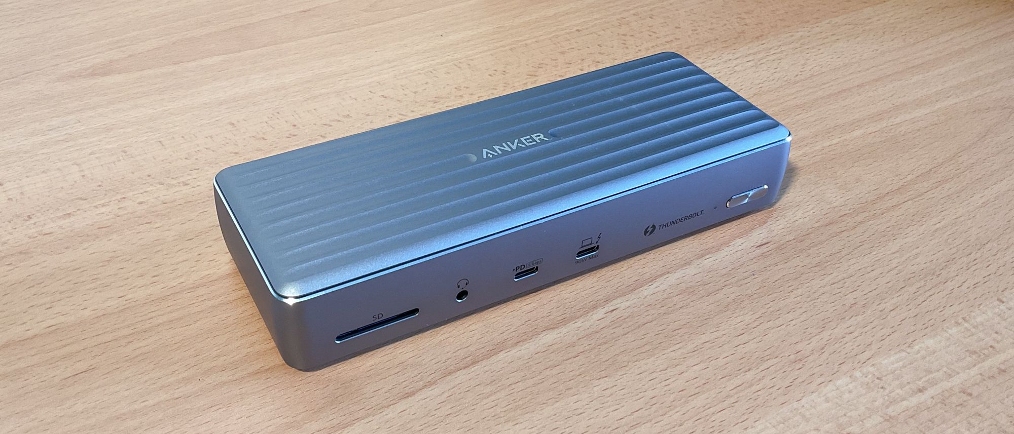 分配器・切替器 Anker Apex Thunderbolt 4 Docking Station zdGCgnPtkGvkg45D2jfpFX-2000-80.jpg