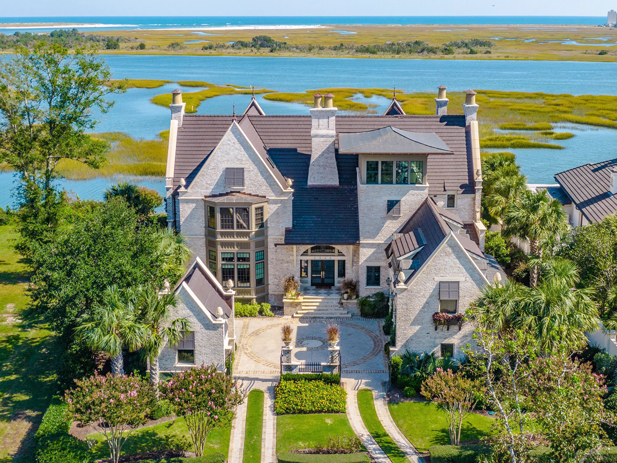 A waterfront mansion in North Carolina