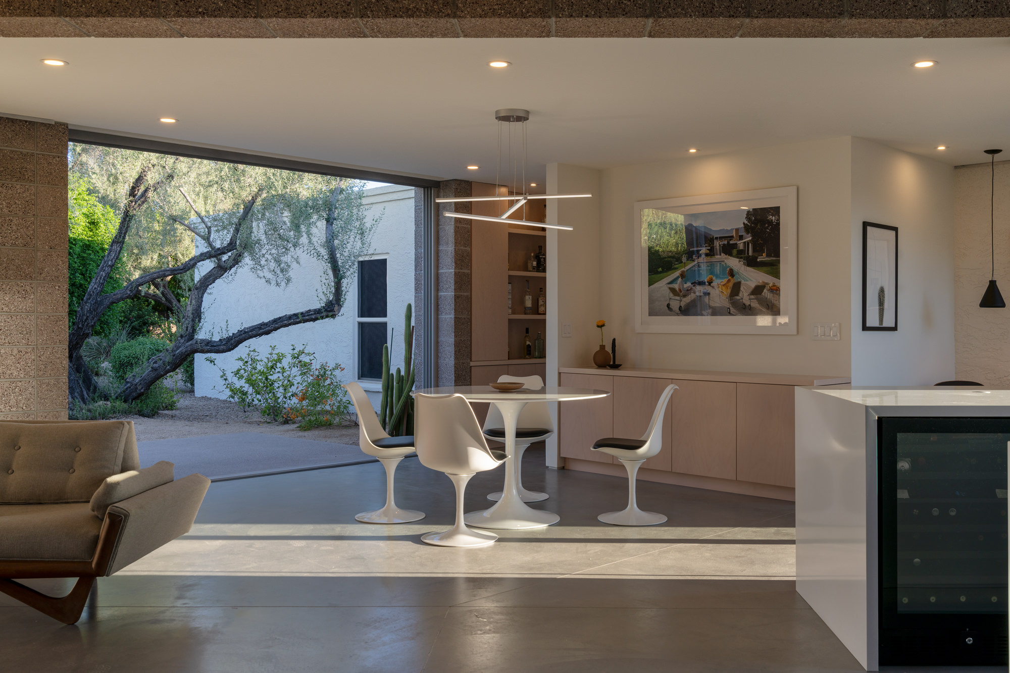 Arizona House by Benjamin Hall, a cubist sculptural and minimalist concrete masonry brick home