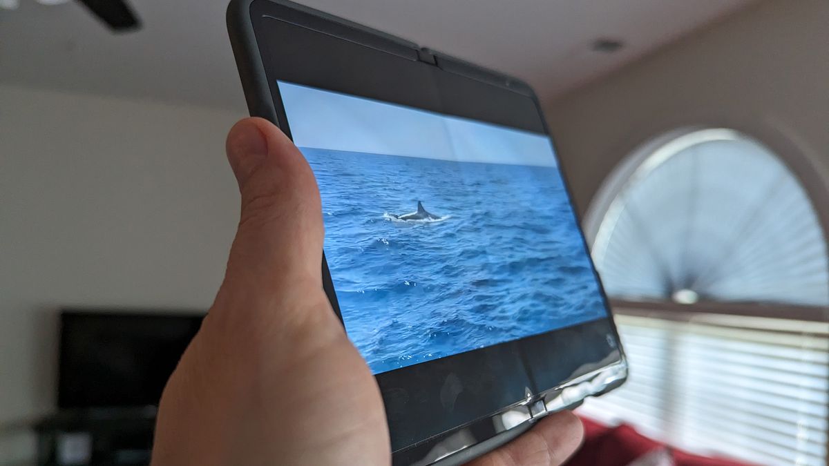 Comparing viewing angles on the Google Pixel Fold's large inner display