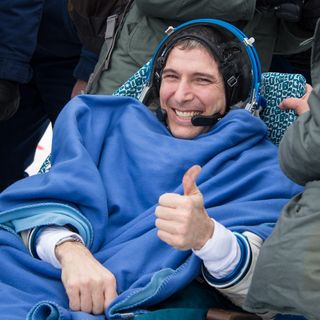 Mike Hopkins Gives Thumbs Up After Landing