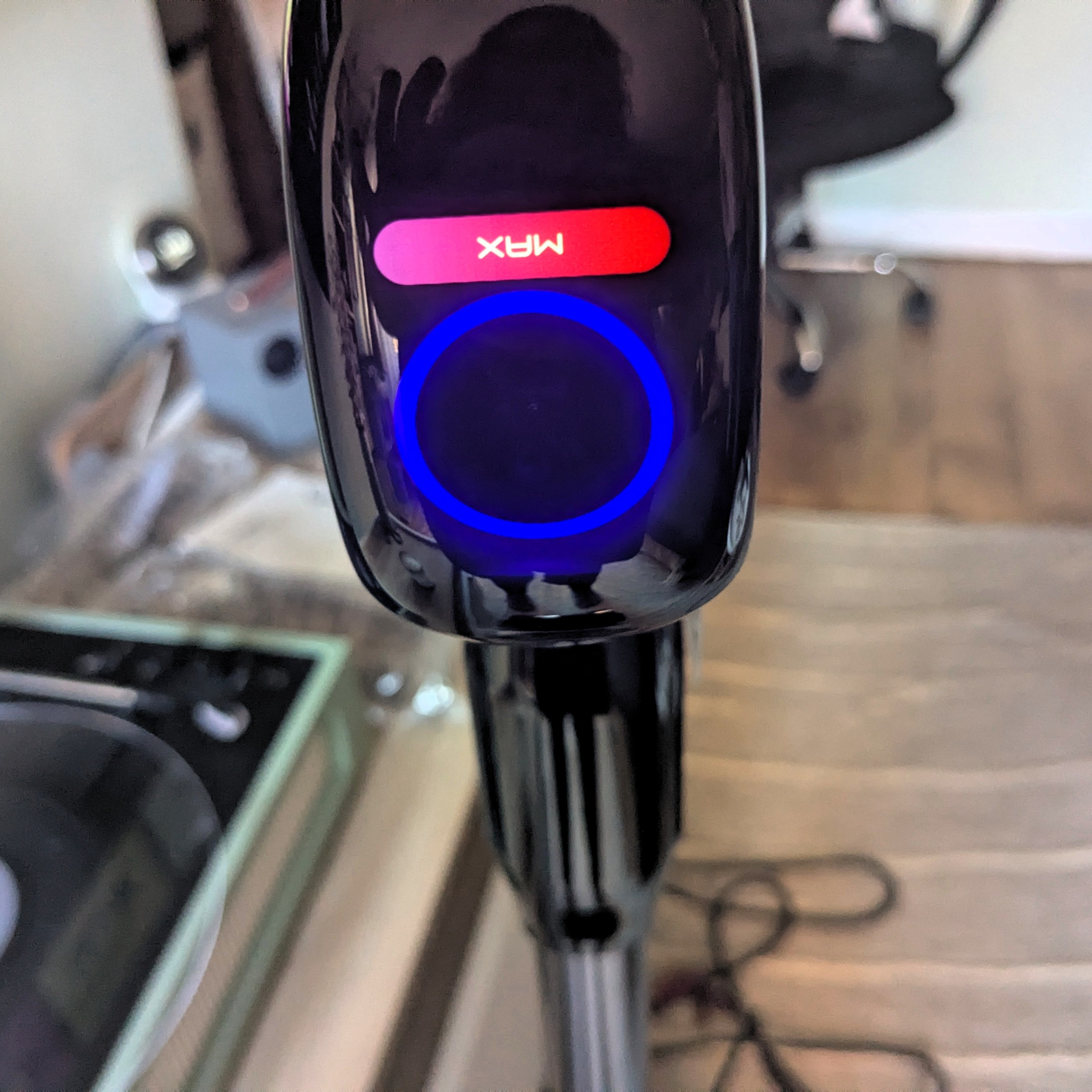 Tineco Carpet Cleaner display showing Auto and Max modes