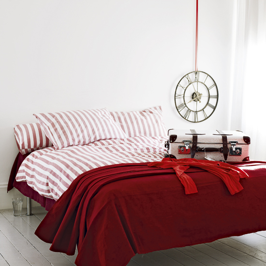 bedroom with white wall