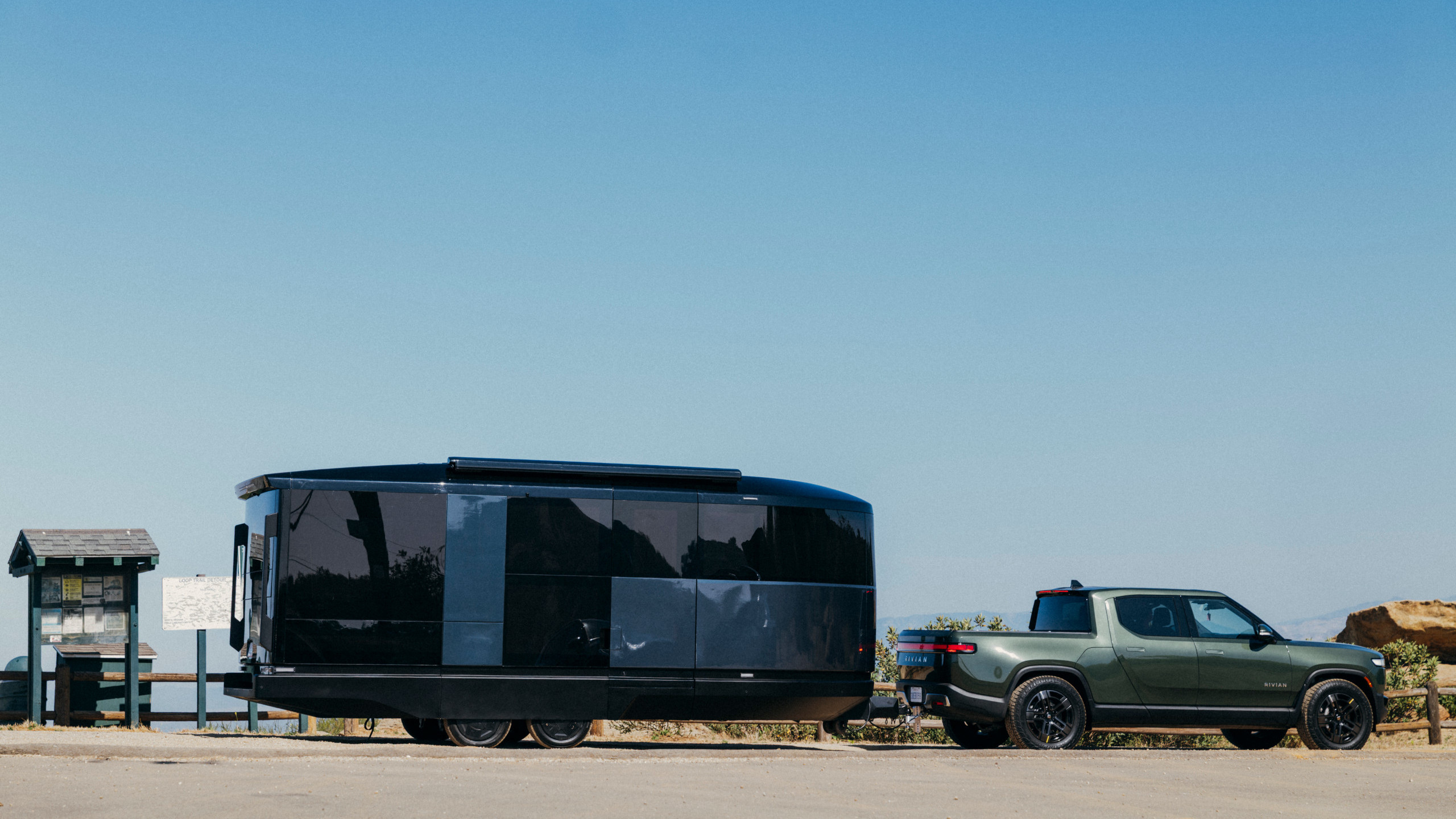 The Aboard T4 hooked up to a Rivian R1T