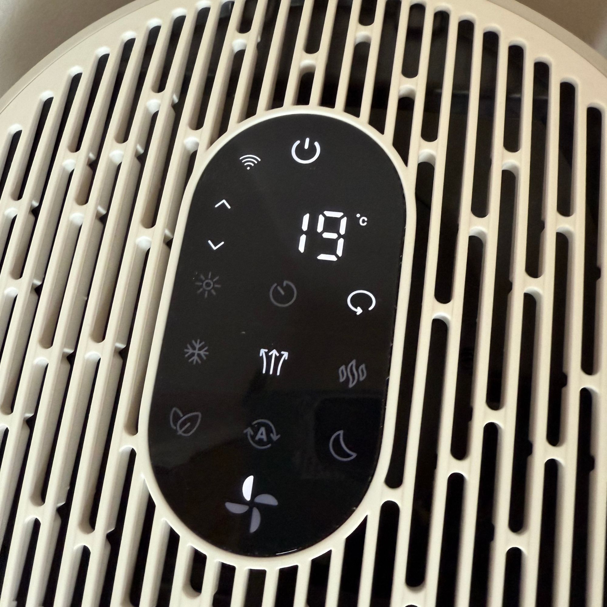 Screen of the Blueair ComfortPure 3-in-1 T10i Air Purifier