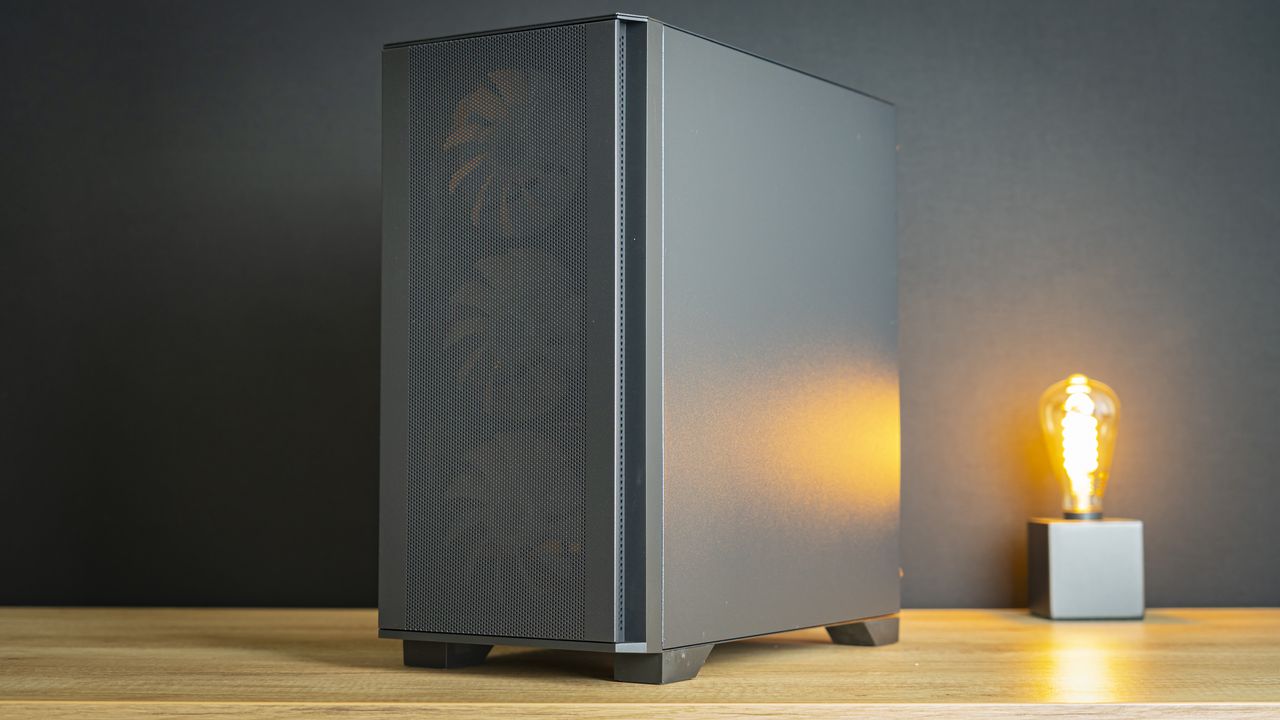 Montech Air 100