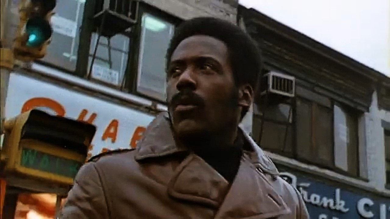 John Shaft (Richard Roundtree) walking the street of New York in Shaft