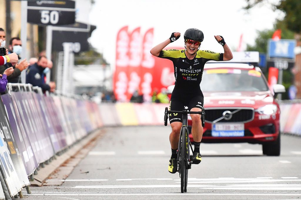 Grace Brown (Mitchelton-Scott) wins the 2020 Brabantse Pijl in a solo move