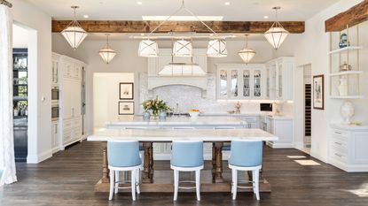 How many lights should there be in a kitchen? Modern farmhouse kitchen with pendant lights by Kern & Co