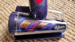 Dyson Gen5detect Absolute close up of anti-tangle head