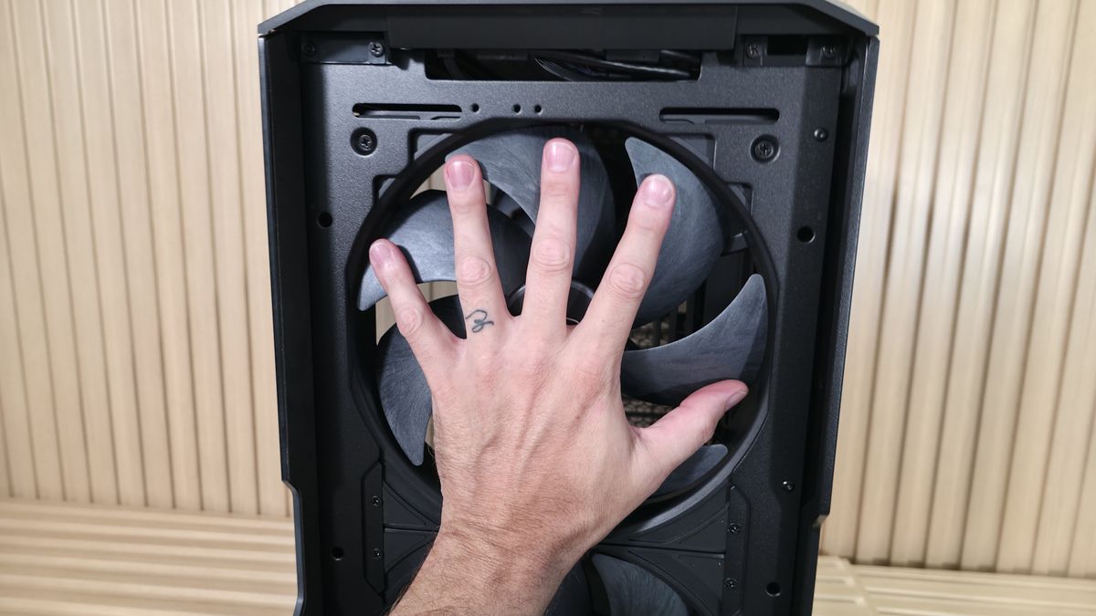Cooler Master HAF II 500 - Interior images