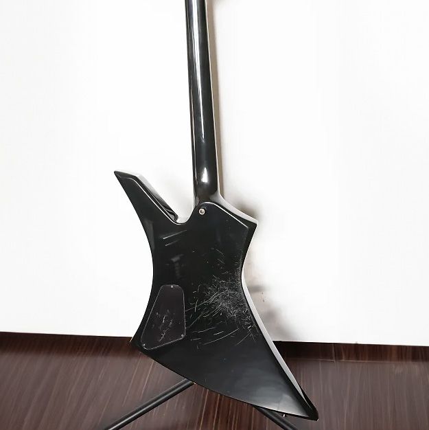 Images of Marty Friedman's 1985 Jackson