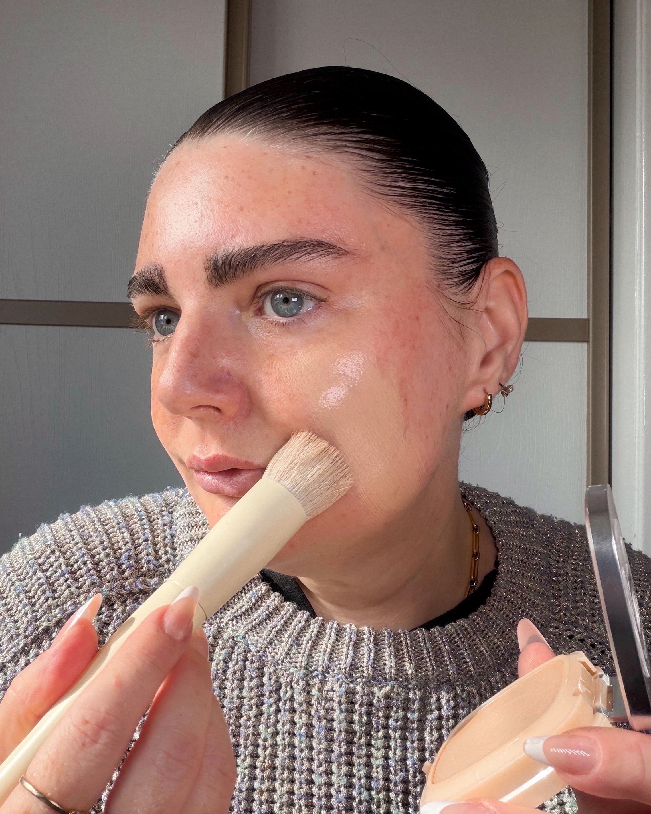 L&amp;rsquo;Oreal Paris True Match Hyaluron Tinted Balm application