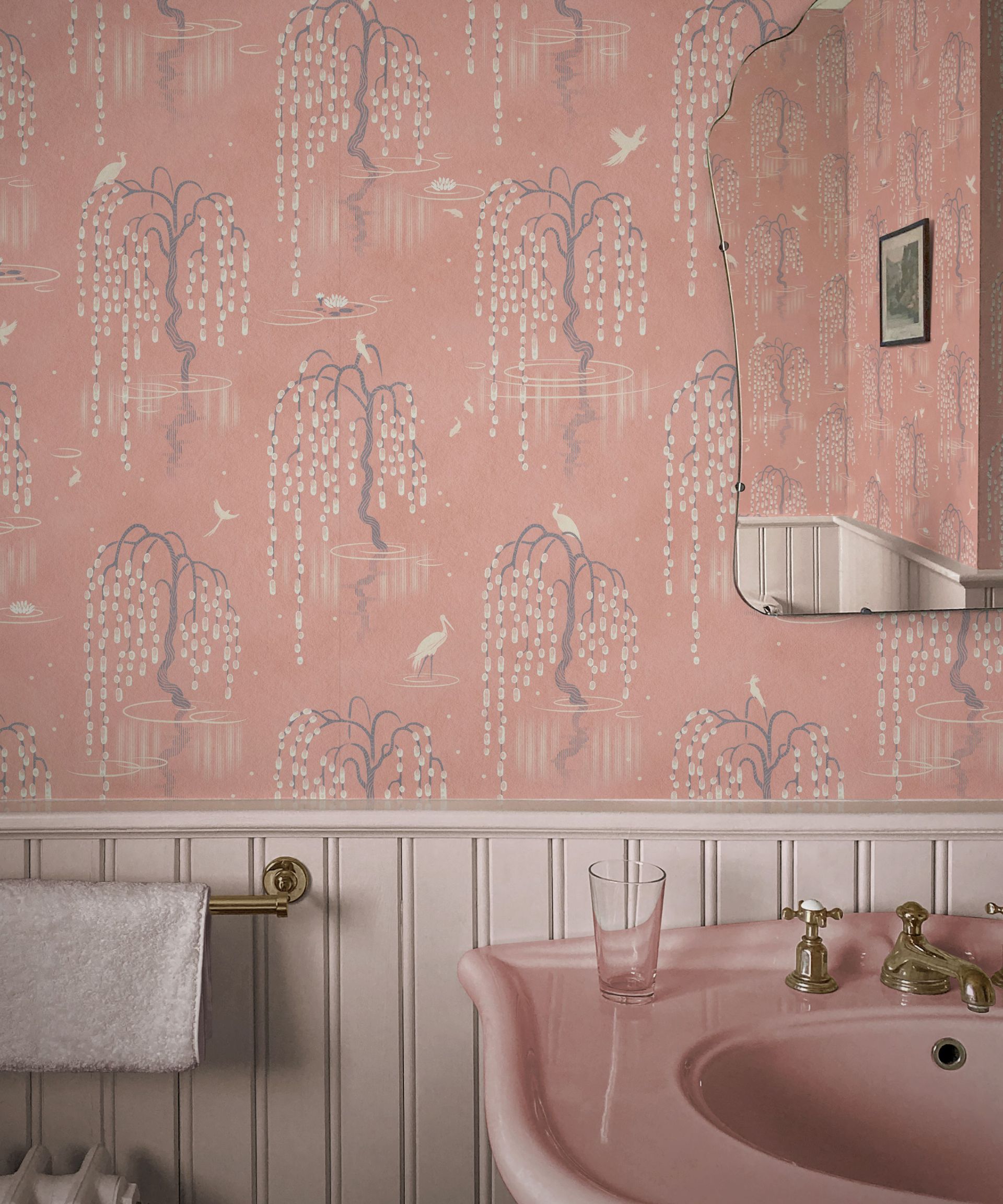 10 DIY small bathroom ideas – from floor tiles to wallpaper | Real Homes
