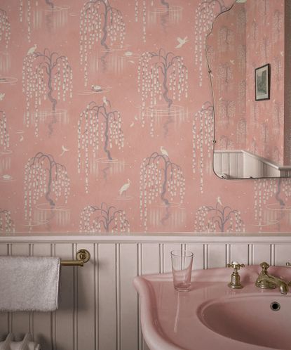 10 DIY small bathroom ideas – from floor tiles to wallpaper | Real Homes