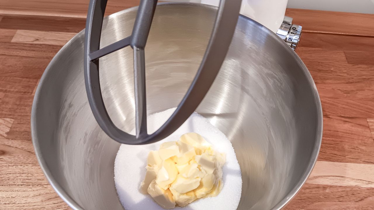 Butter and sugar for cake