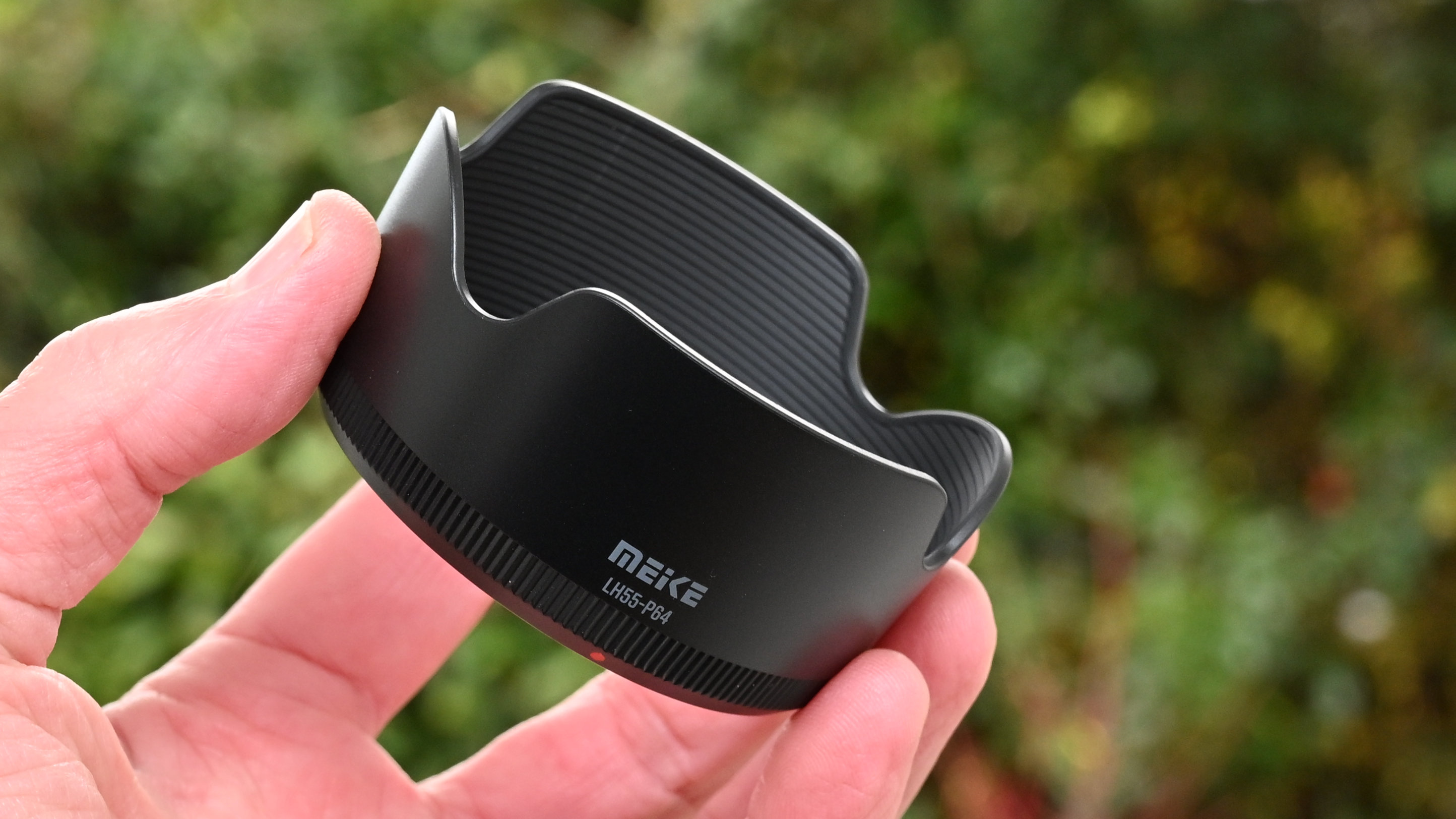 Meike 35mm f/1.8 Pro AF product shot