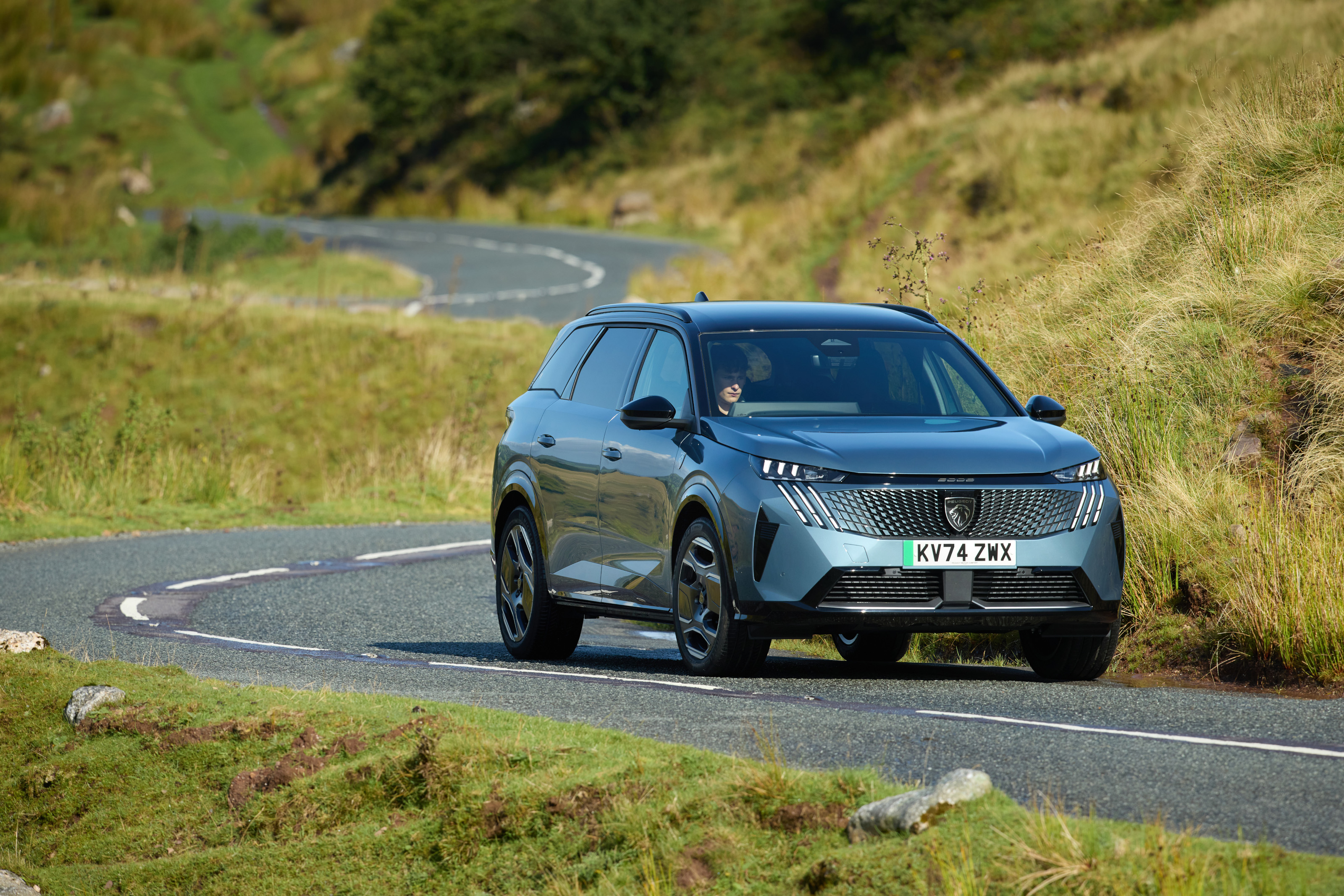 Peugeot E-5008 electric SUV