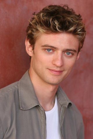 Crispin Freeman actor and voice actor, Helios in God of War franchise