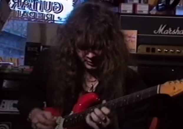 Yngwie Malmsteen ロンT 90s Yngwie Malmsteen Goes Strat Shopping in London in 1990 | Guitar World