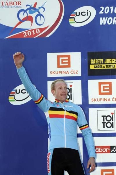 Silver medalist Klaas Vantornout salutes the crowd.