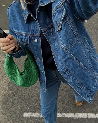 @lucywilliams02 wearing a green handbag with double denim