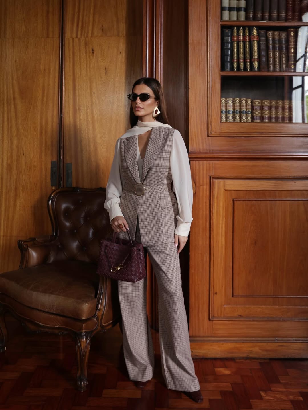 @carolribeiro______ in check outfit