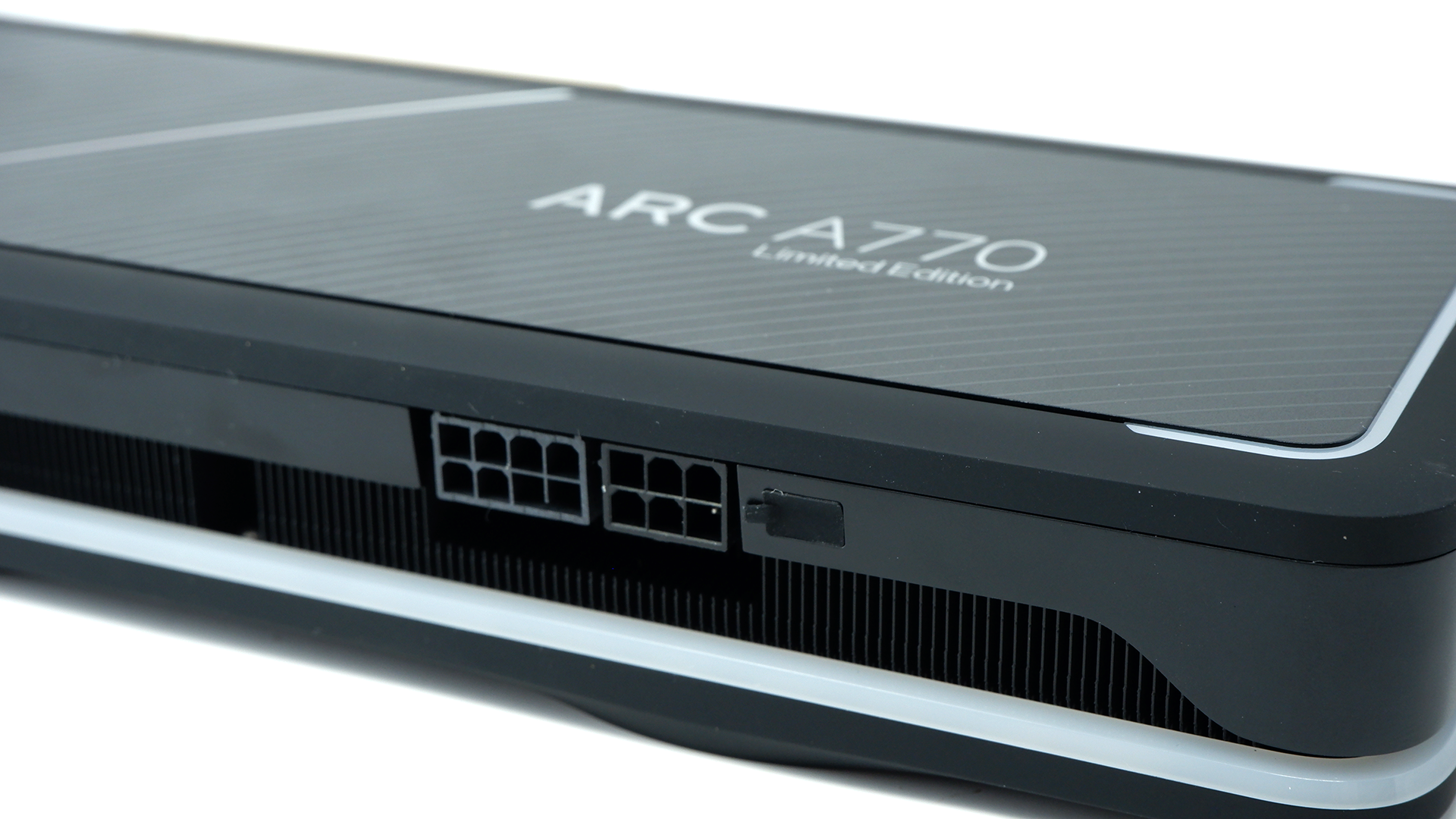 Видеокарта Intel Arc A770 Limited Edition с разных ракурсов