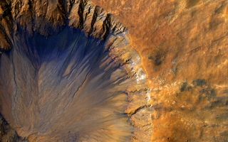 Relatively New Crater Near Sirenum Fossae Region of Mars