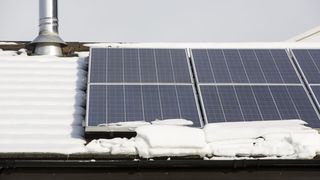 Do solar panels work in winter - snow on roof