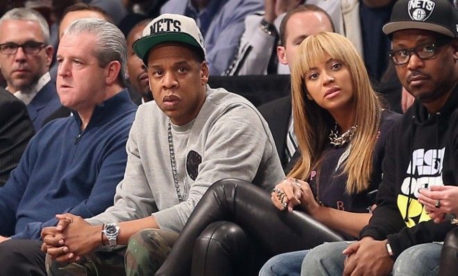 Jay-Z Rocks Nets Cap at Concert - NetsDaily