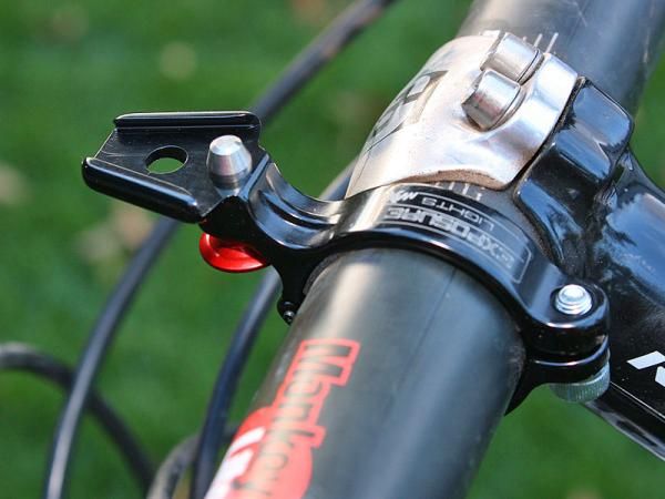 The similarly clever handlebar mount uses a dovetail-style interface that totally eliminates rattles and also accounts for long-term wear