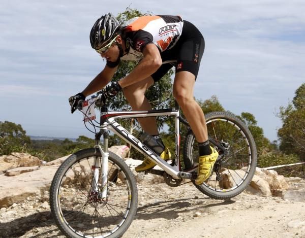 Paul Van der Ploeg took the low route over the 4X jumps