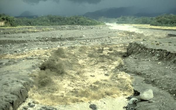 lahar-volcano-101111-02