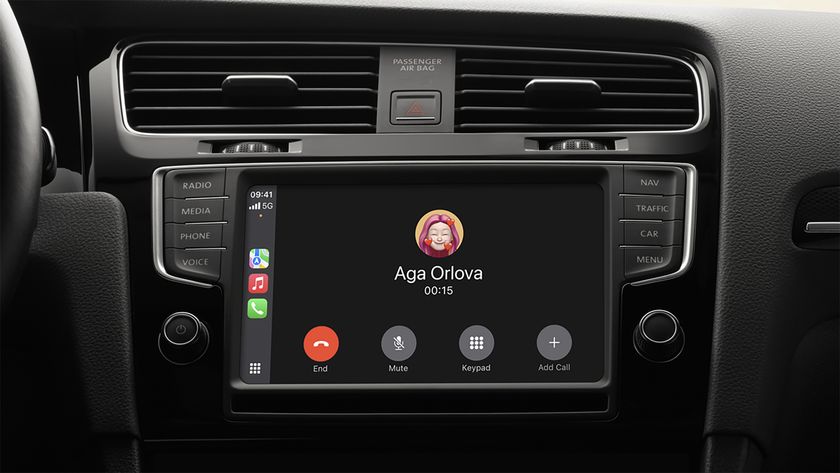 Apple CarPlay phone call on in-car display