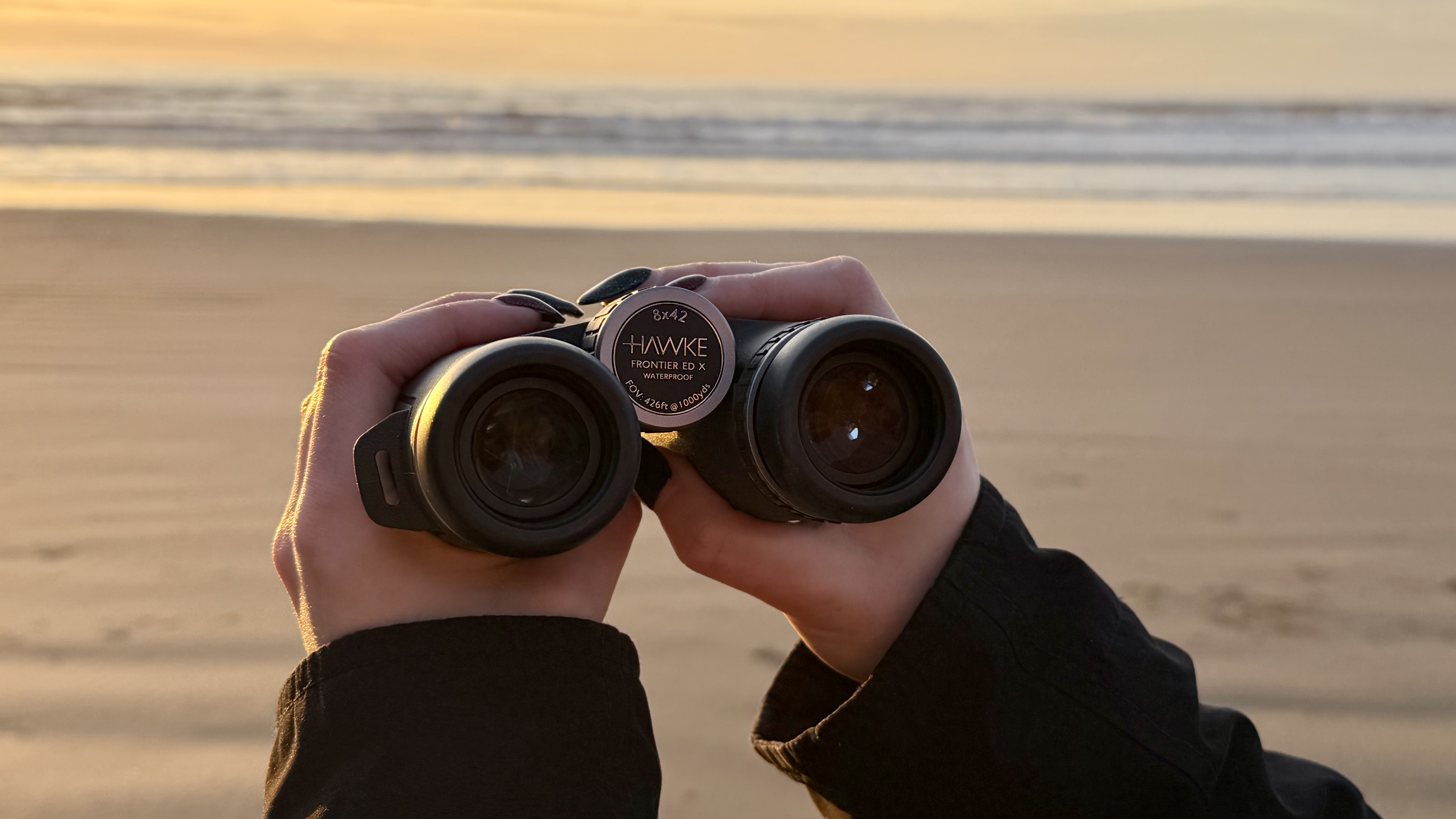 Хавке Фронтиер ЕД Кс 8к42 у руци