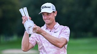 Vincent Norrman with the Irish Open trophy