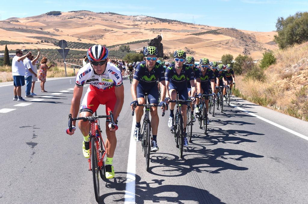 Katusha and Movistar on the front of the peloton