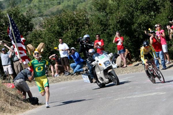 Chris Horner (RadioShack) getting some encouragement from a fan.
