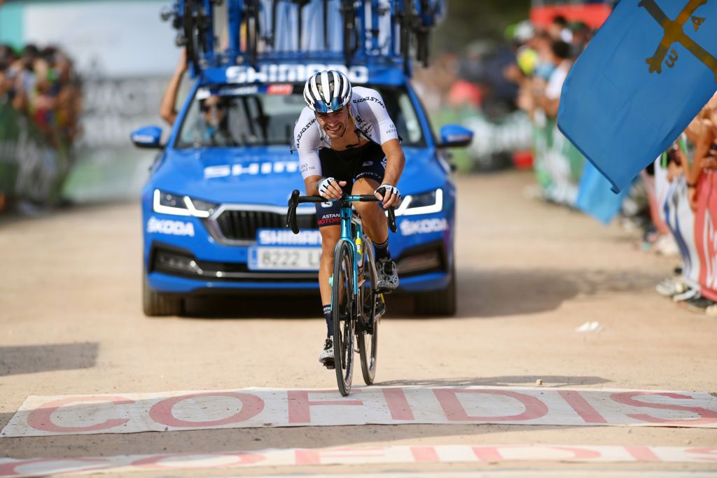 LES PRAERESNAVA SPAIN AUGUST 28 Samuele Battistella of Italy and Team Astana Qazaqstan crosses the finish line during the 77th Tour of Spain 2022 Stage 9 a 1714km stage from Villaviciosa to Les Praeres Nava 743m LaVuelta22 WorldTour on August 28 2022 in Les Praeres Nava Spain Photo by Justin SetterfieldGetty Images