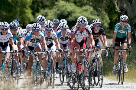 Meredith Miller (Tibco) leads the Colavita squad at the front of the pack early in the race