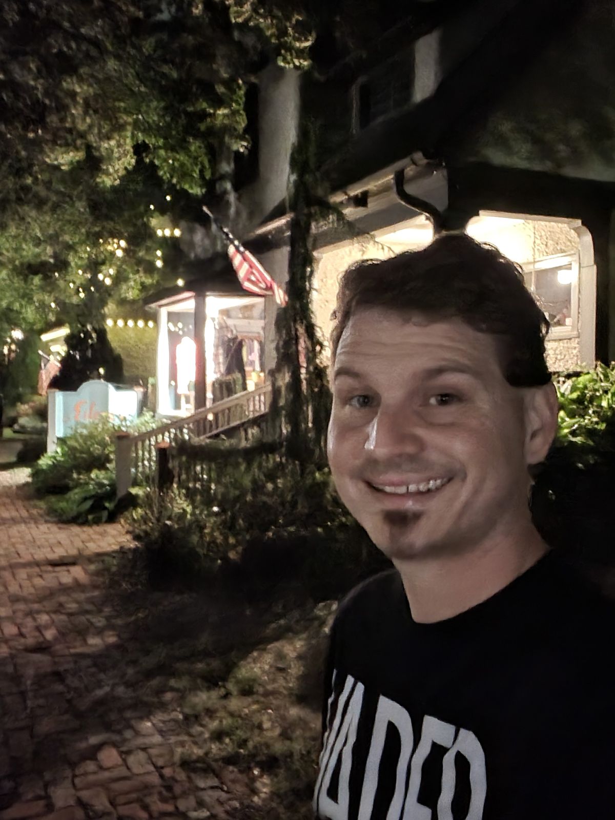 Samsung Galaxy Z Fold 3 cover camera sample