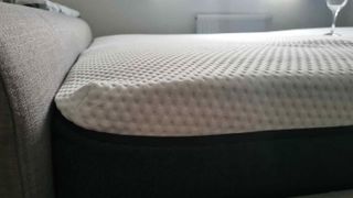 The edge of the Emma Luxe Cooling Mattress