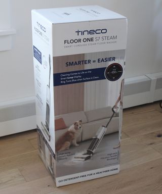 Tineco Floor One S7 steam wet-dry vacuum cardboard box packaging
